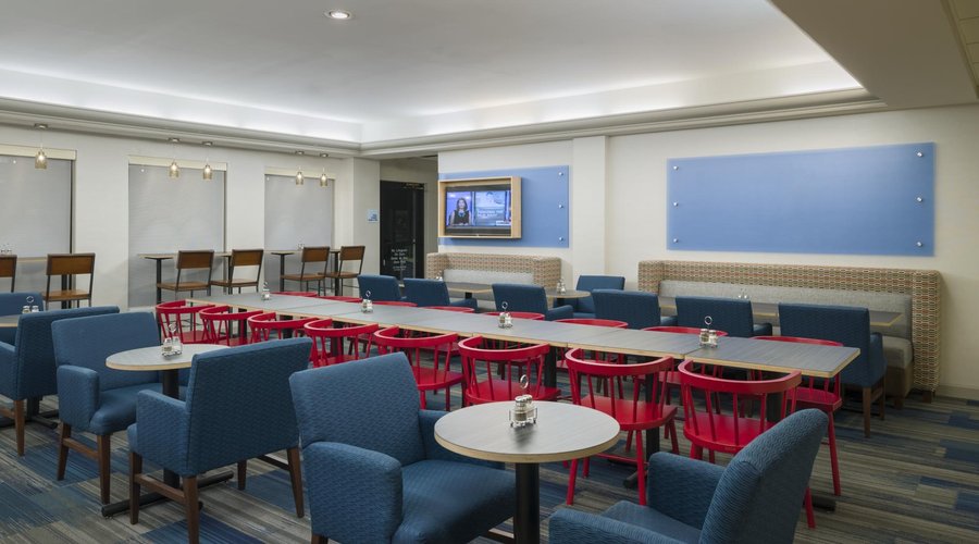 Breakfast Seating Area