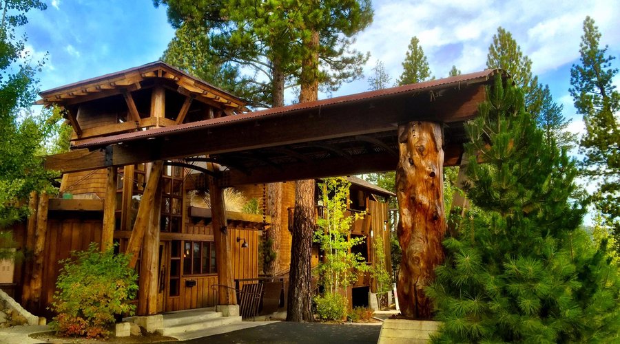 I would call the architectural style 'Alpine Modern'