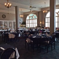 Food was Fantastic Down-Home cookin! The Lobby is warm & welcoming if you have to wait, and it's