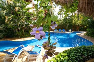 Pool & Beach