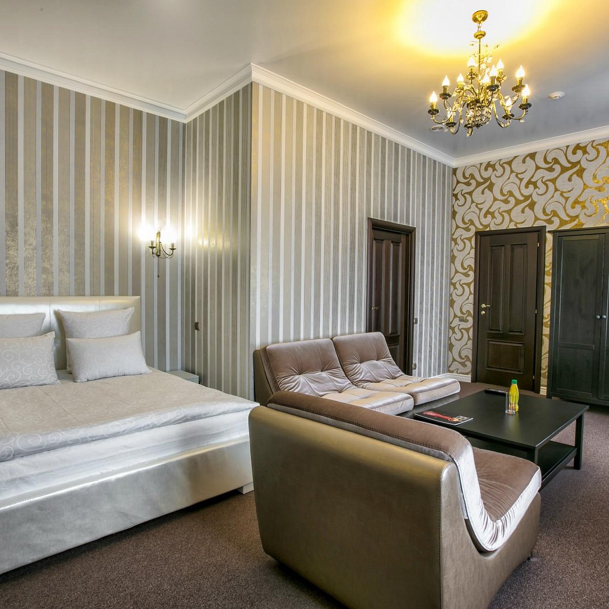 Room 49. Rest House Волгоград. Рест Хаус отель Волгоград. Отель well House Hotel Волгоград. Жукова 41 Рестхаус.