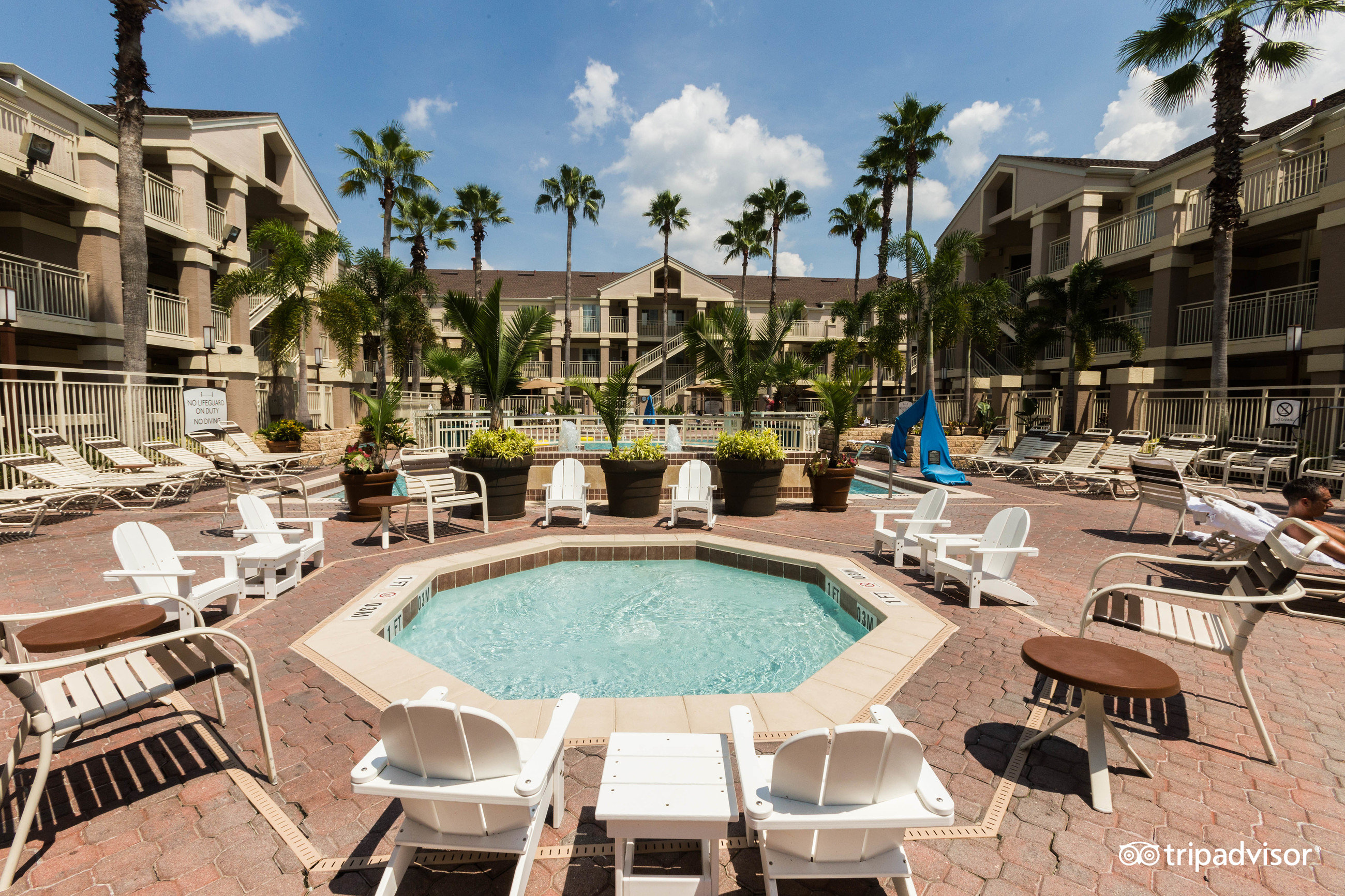 Sonesta ES Suites Orlando Lake Buena Vista Pool Pictures Reviews   Pool  V8922107 