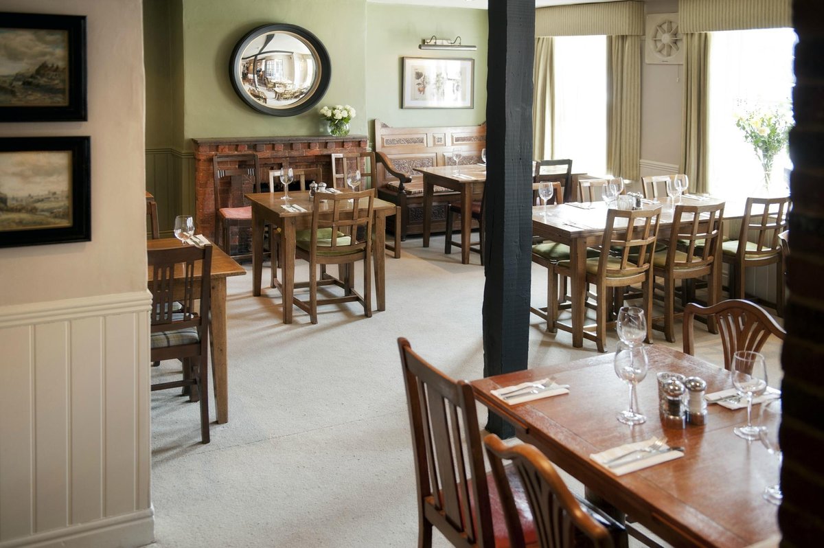 THE SWAN INN, Denham - Village Rd - Updated 2024 Restaurant Reviews ...