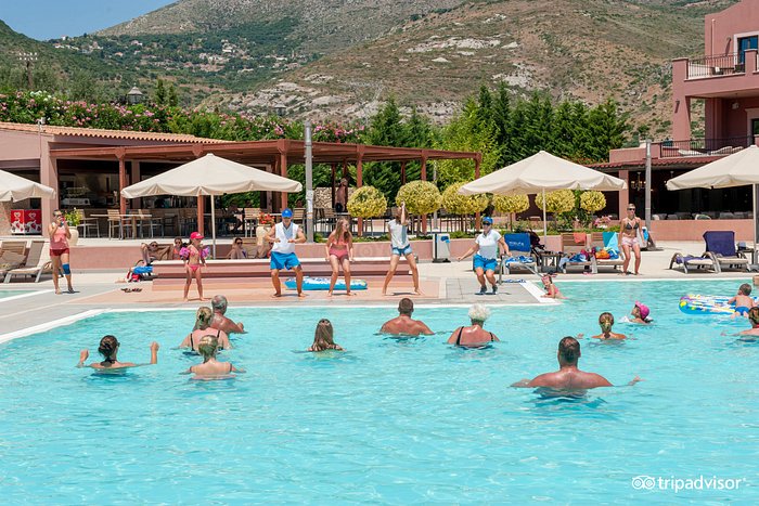 Colchoneta-piscina con forma de autobús