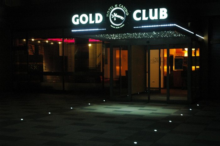 Голд смоленск. Gold Club. Gold Club Casino. Казино Золотая шахта Екатеринбург. Казино в Махачкале.