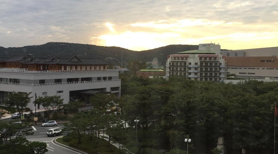 호텔룸에서의 전망.