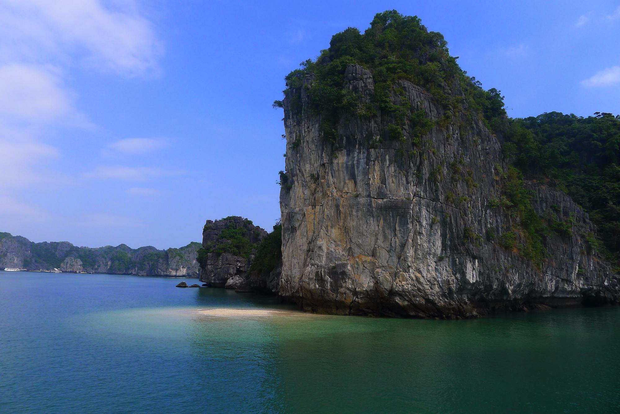 cat ba climbing tour