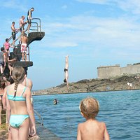 SAINT-MALO (35) - Piscine d'eau de mer de la plage de Bon-Secours