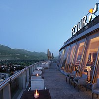 Sky Bar mit Terasse