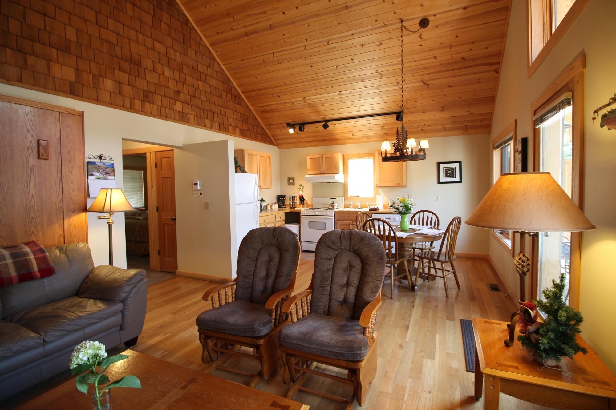 Hotel photo 11 of River's Edge Resort.