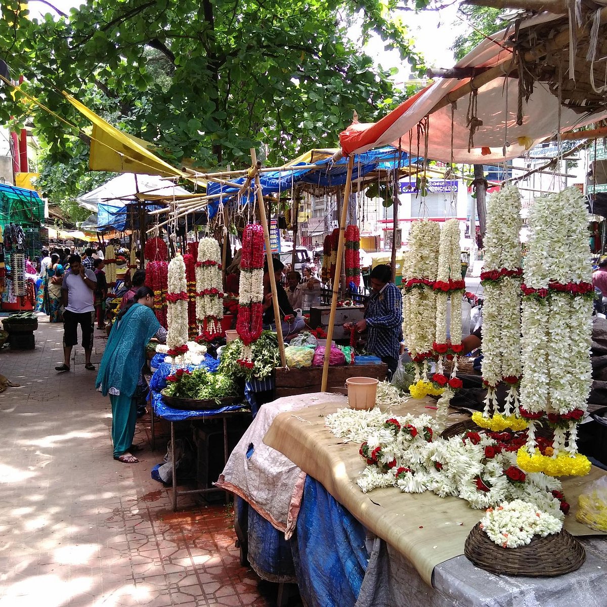 Рынок развлечений. Gandhi Bazaar Bangalore. Gandhi Bazaar фото. Бишарик района базары. Голод в Бангалоре Индия.