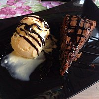Deliciosos mojitos de sabores y el brownie espectacular!!! Muy recomendable