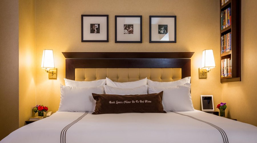 Deluxe Room with One King Bed is 275 sq. ft. 