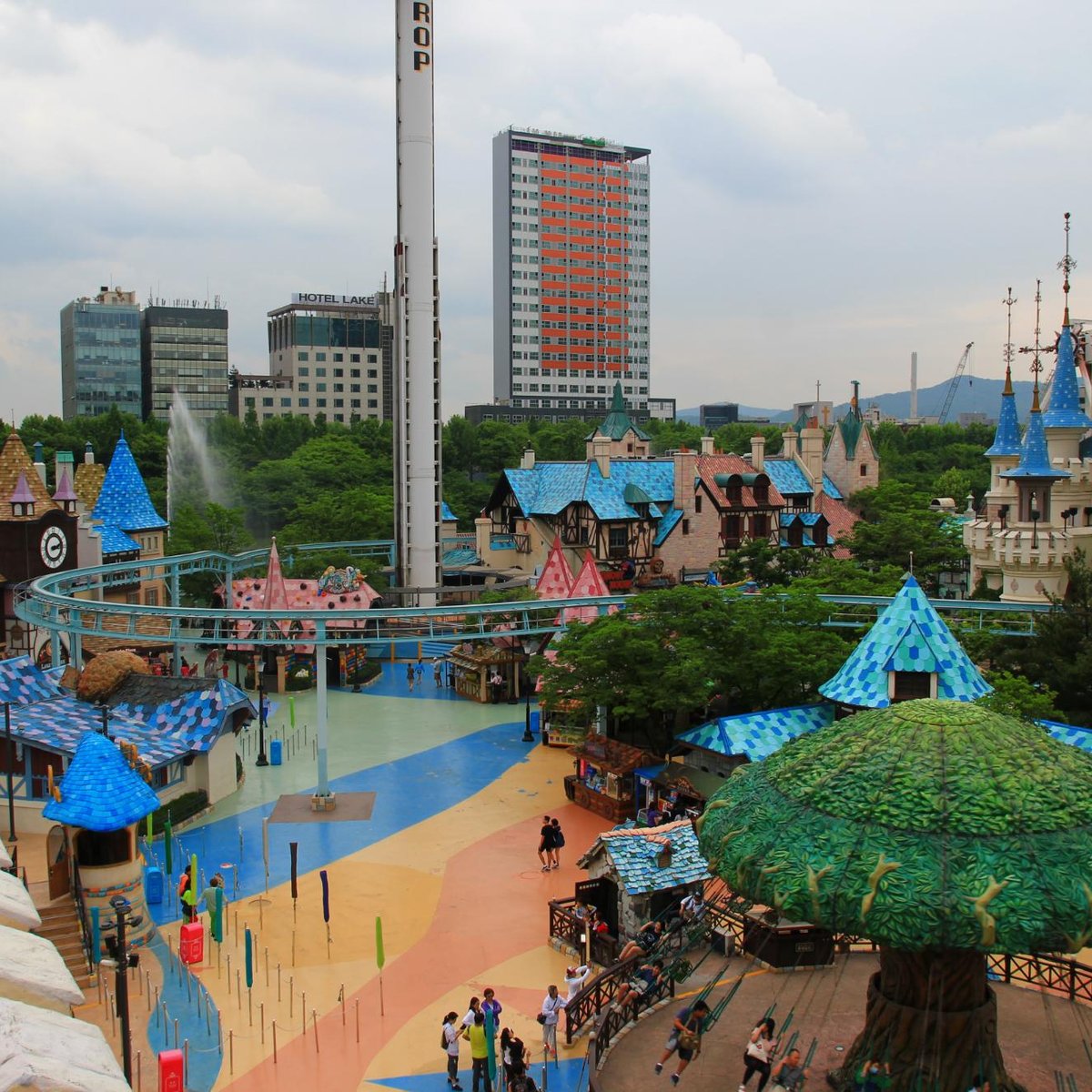 lotte-world-seoul-all-you-need-to-know-before-you-go