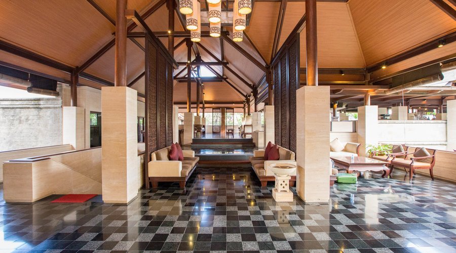 Lobby at the Grand Balisani Suites