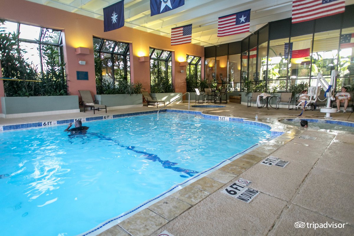 Houston Marriott Westchase Pool Pictures & Reviews - Tripadvisor