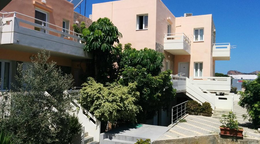 Rooms next to the parking