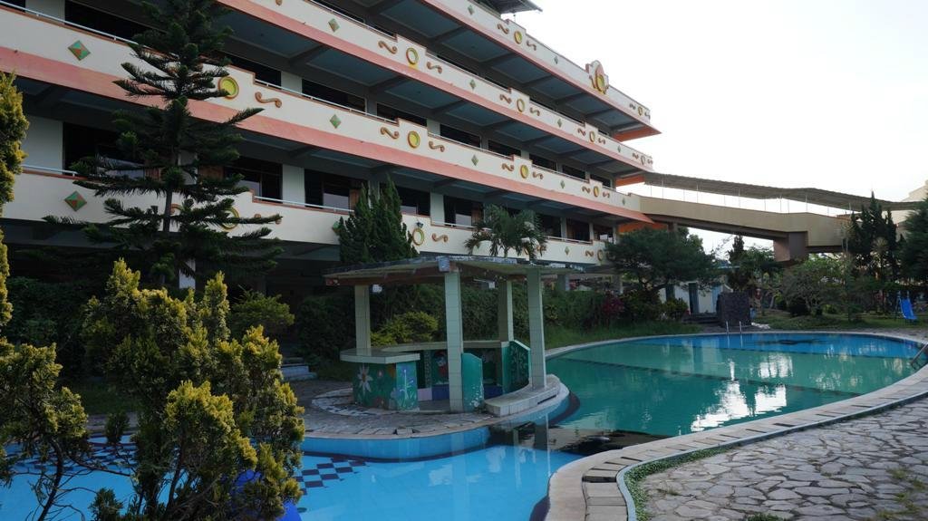 HOTEL SURYA INDAH Updated 2023 Prices (Batu, Indonesia)