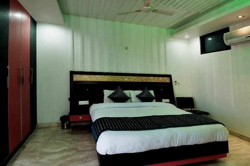 Oyo Rooms Noida Botanical Garden Hotel Reviews Photos Rate Comparison Tripadvisor