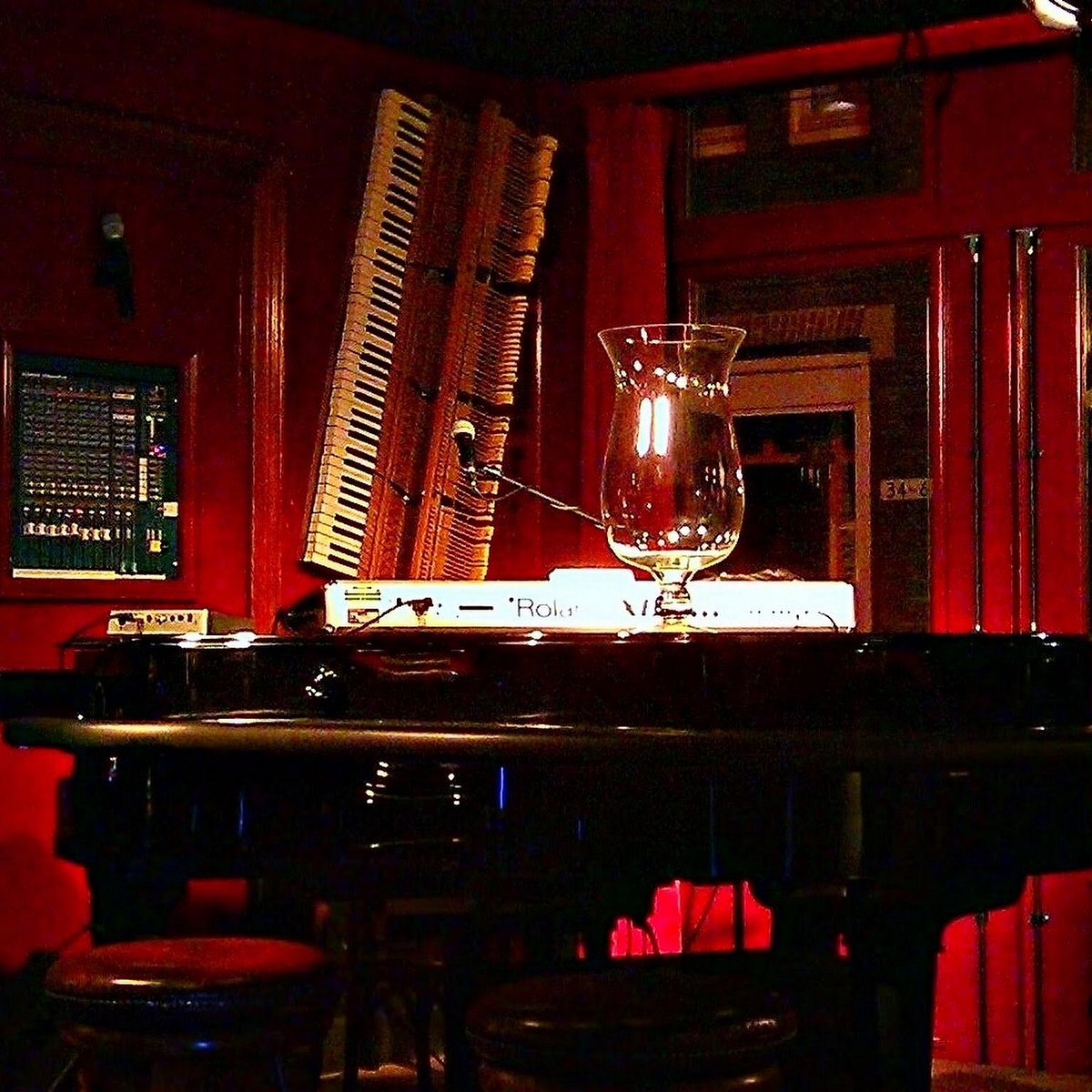 Where is Piano Bar