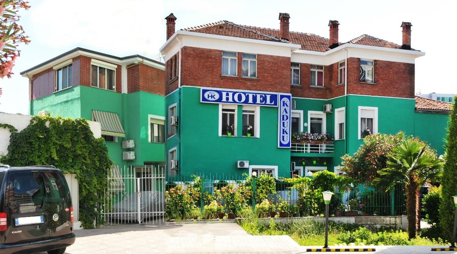 HOTEL KADUKU 