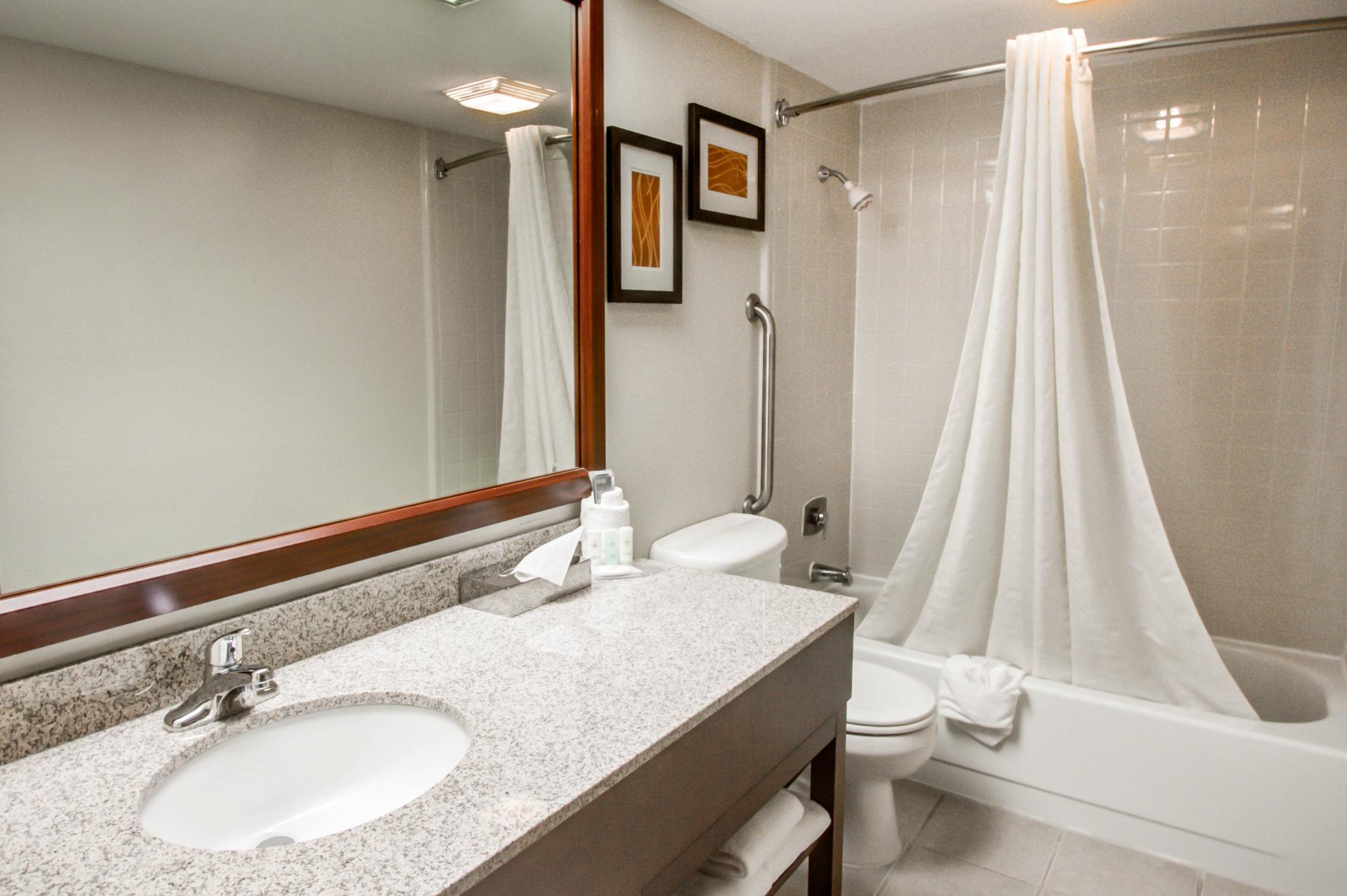 Hotel photo 55 of Comfort Inn Airport.