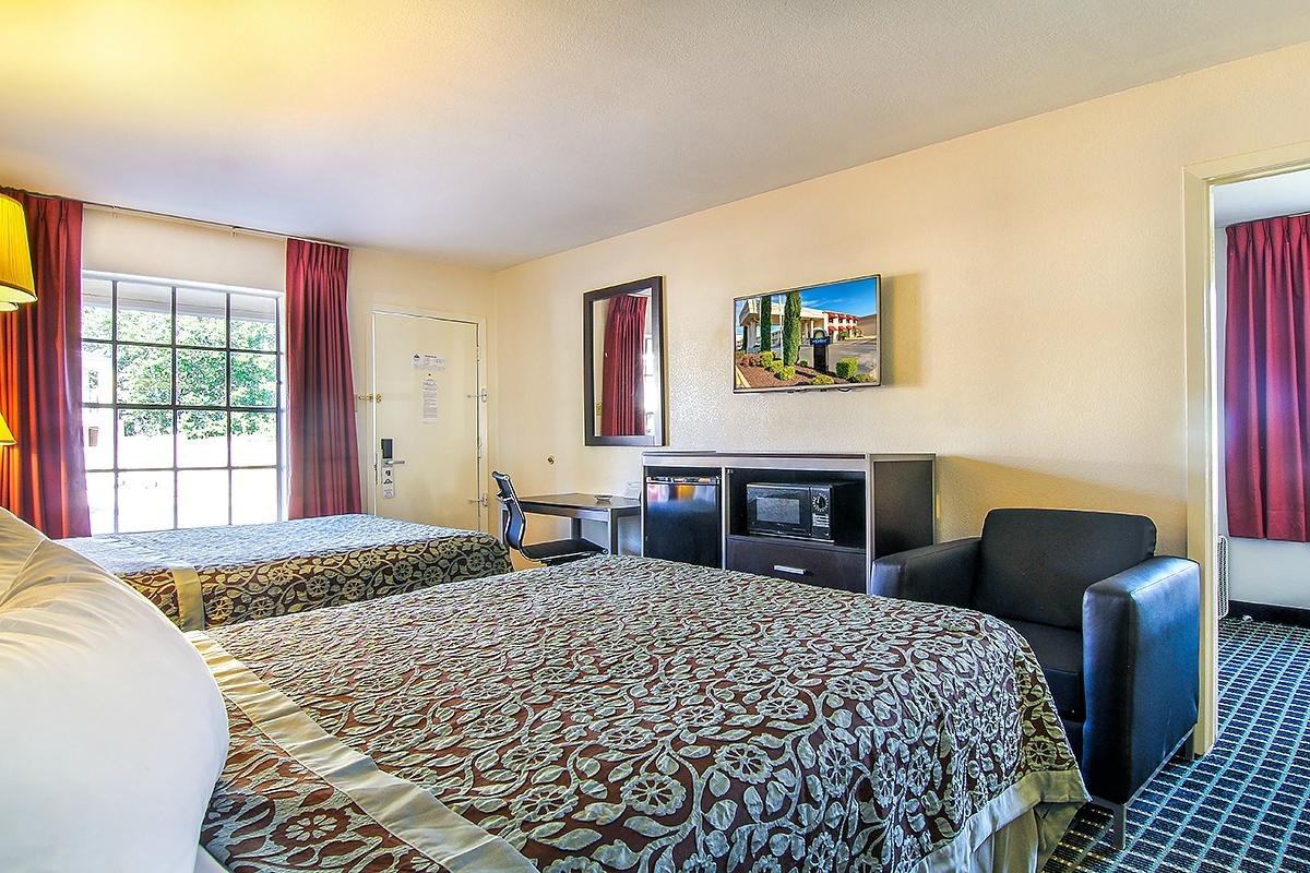 Days Inn by Wyndham Market Center Dallas Love Field by null