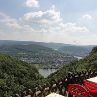 こちらのレストランからのライン川の景色 蛇行はわかりにくいです