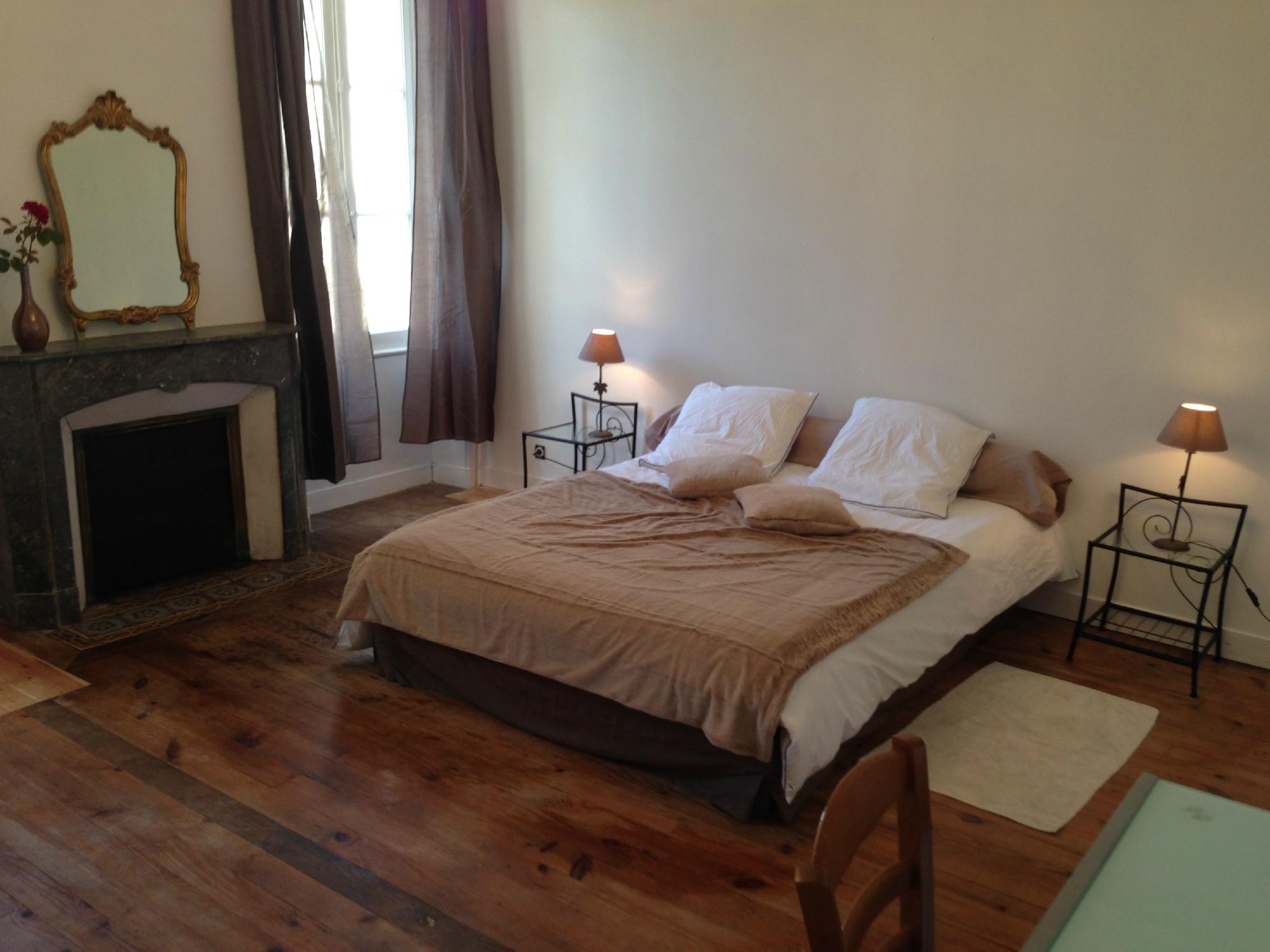 CHAMBRE D'HOTES CHEZ NOUS - B&B Reviews (Siecq, France)