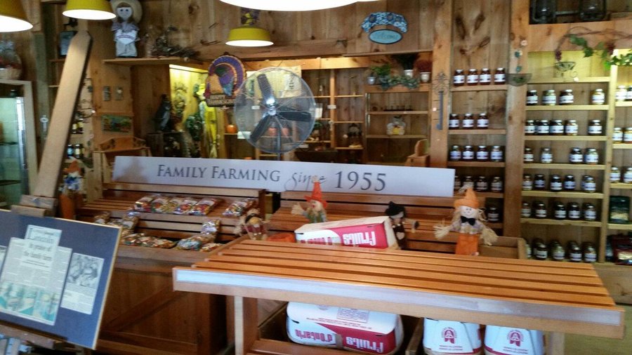 Great bakery and selection of fruit.