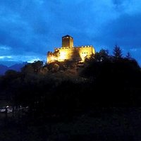 castello di zumelle illuminato