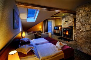 Room & Suite