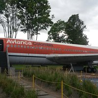 Avión, entrada gratuita