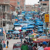 Sabado Baratillo in Calle Ejercito, Cusco, Peru