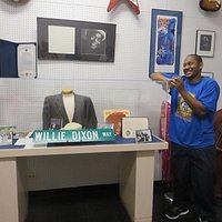 Keith Dixon at 2120 South Michigan Avenue