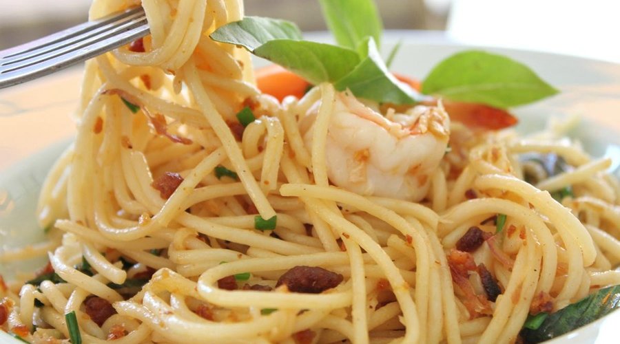 สปาเก็ตตี้ซ๊อสน้ำพริกปลาเค็ม - Spaghetti with Salty Fish Sauce