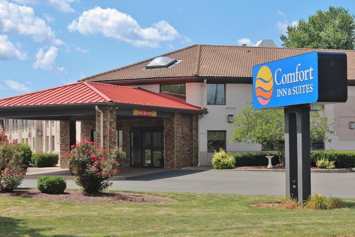 COMFORT INN & SUITES $122 ($̶1̶3̶6̶) - Prices & Hotel Reviews - West ...