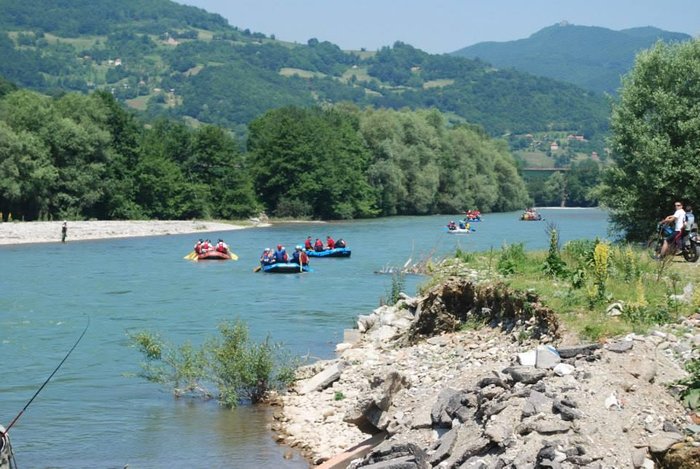 hotel dvor bijelo polje kontakt