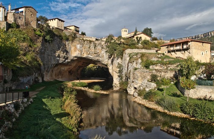 Imagen 2 de Puente Natural Sobre El Río Nela