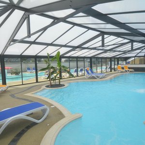 LA TOUESSE CAMPING PISCINE COUVERTE CHAUFFEE