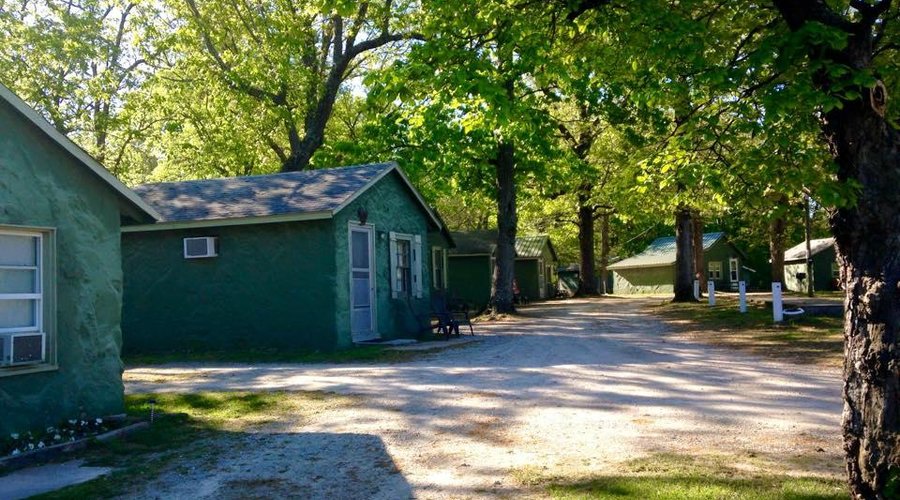 Clean, cozy cabins with kitchens!