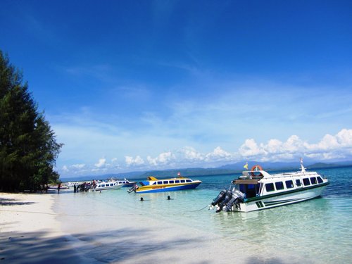 North Maluku AtySillia review images