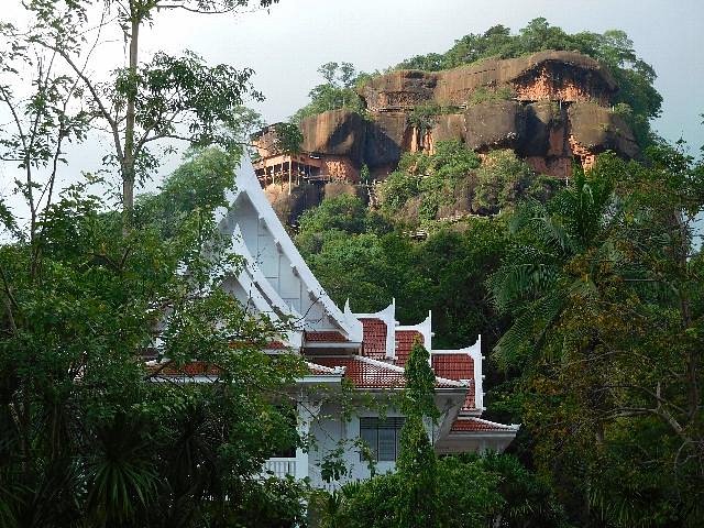 Wat Jetiyakhiri (Wat Phu Thok) image