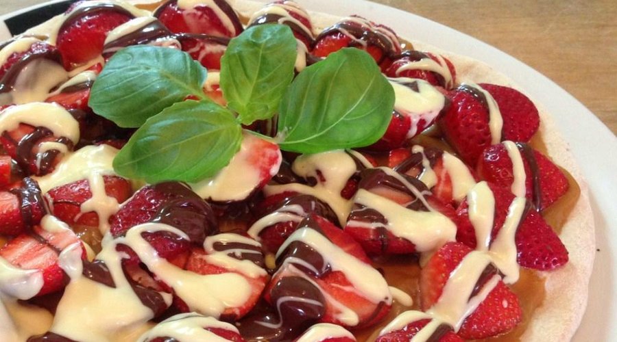 Sobremesa Especial com Morangos e Chocolate