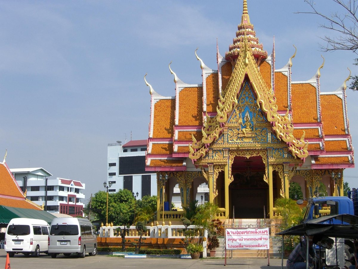 Wat Maha But Temple with Mae Nak Shrine