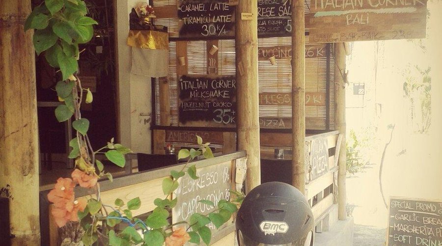 Here we go a small pearl in the middle of Seminyak area ....   must try....