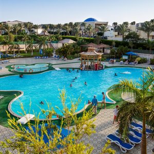 Aurora Oriental Island Pool