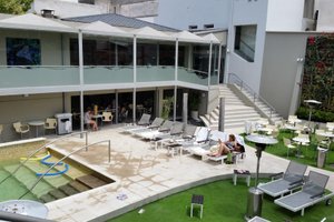 Piscina y playa