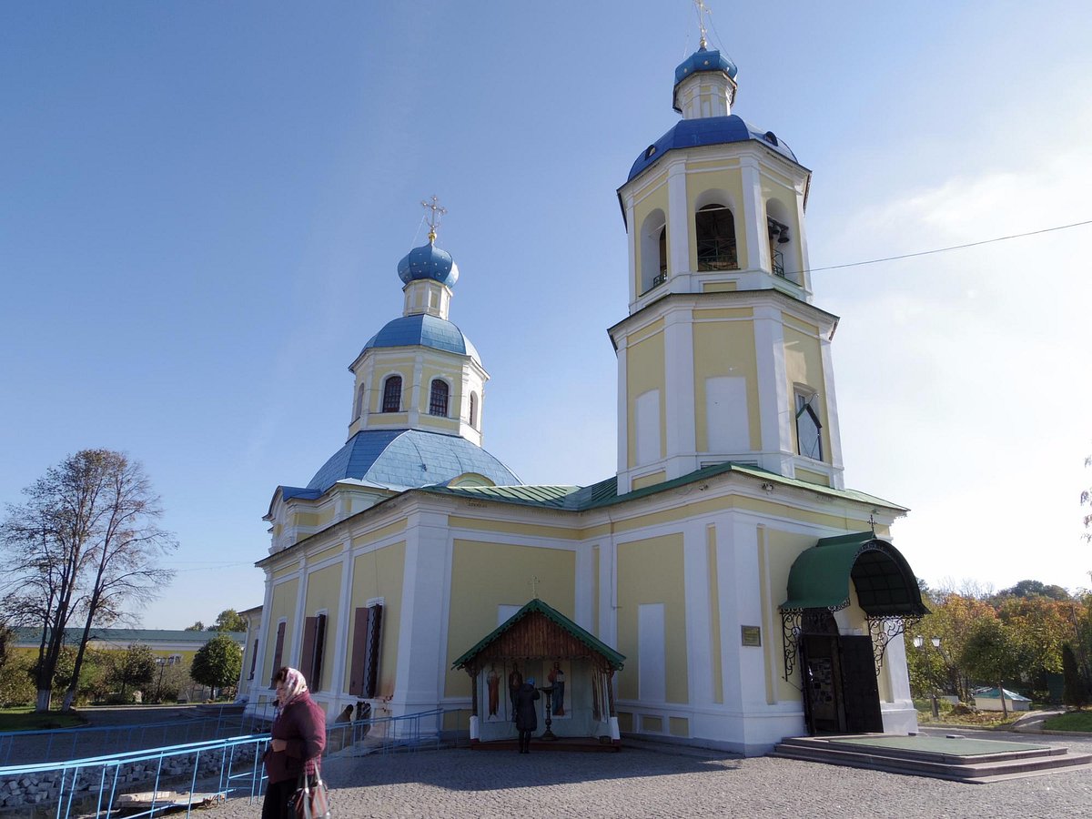 Храм Святых Первоверховных Апостолов Петра и Павла в Ясенево, Москва -  Tripadvisor