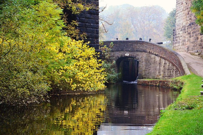 Uppermill canal